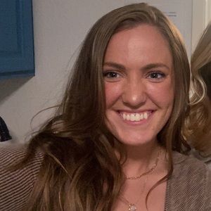 Meet your Posher, Olivia